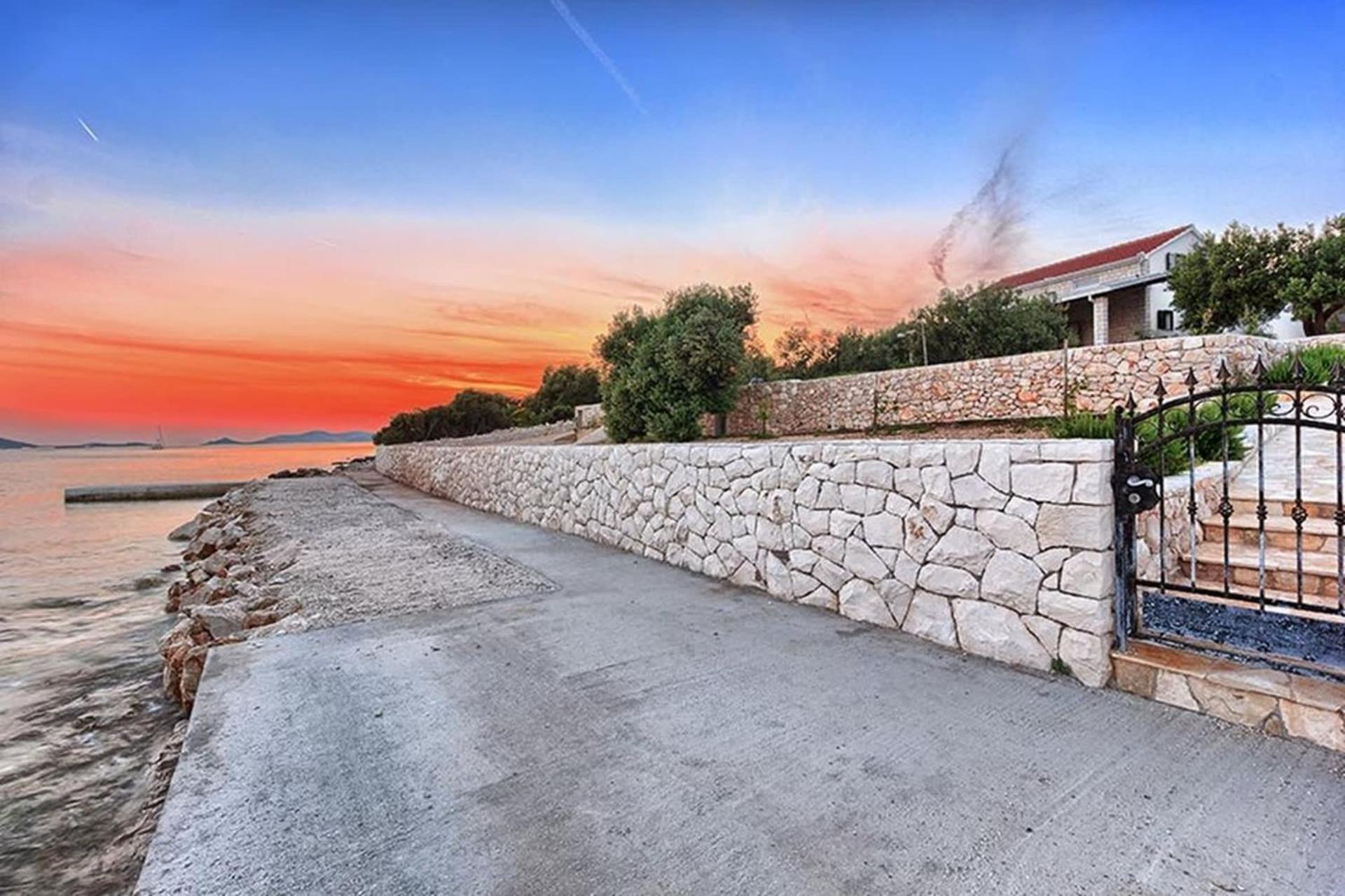 Traditional Dalmatian Stone House By The Sea Okrug Gornji Dış mekan fotoğraf