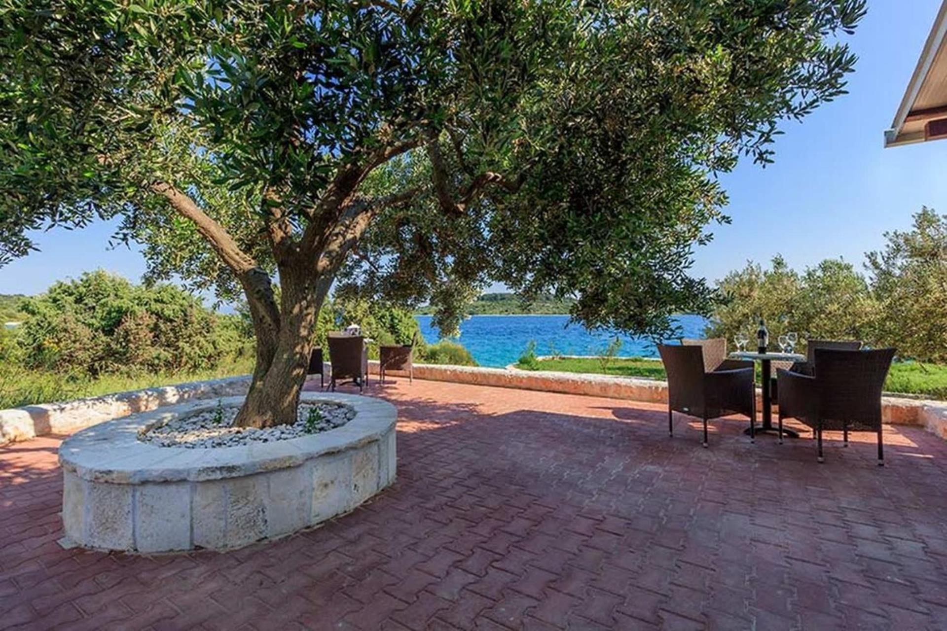Traditional Dalmatian Stone House By The Sea Okrug Gornji Dış mekan fotoğraf